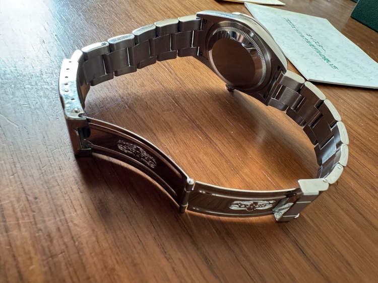 ロレックス エクスプローラー 1142701（高級時計）の商品画像 - 査定依頼日：2026年1月17日 - 最高査定価格：900,000円