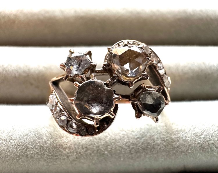 アンティークジュエリー4点（金・貴金属）の商品画像 - 査定依頼日：2023年8月21日 - 最高査定価格：400,000円