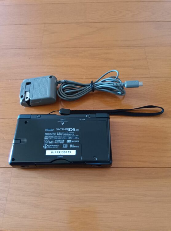 ニンテンドーDS Lite ジェットブラック（ゲーム機本体・ゲームソフト）の商品画像 - 査定依頼日：2025年8月1日 - 最高査定価格：500円