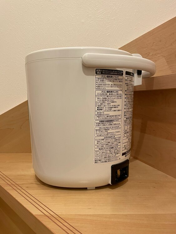 ZOJIRUSHI スチーム式加湿器　EE-RM35-WA（家電）の商品画像 - 査定依頼日：2025年2月18日 - 最高査定価格：2,000円