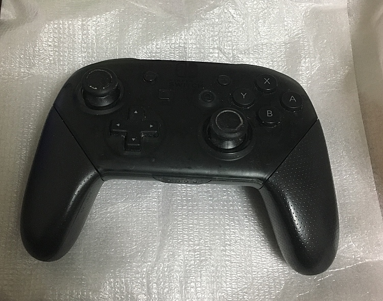 Nintendo Switch Proコントローラー（ゲーム機本体・ゲームソフト）の商品画像 - 査定依頼日：2020年1月15日 - 最高査定価格：2,000円