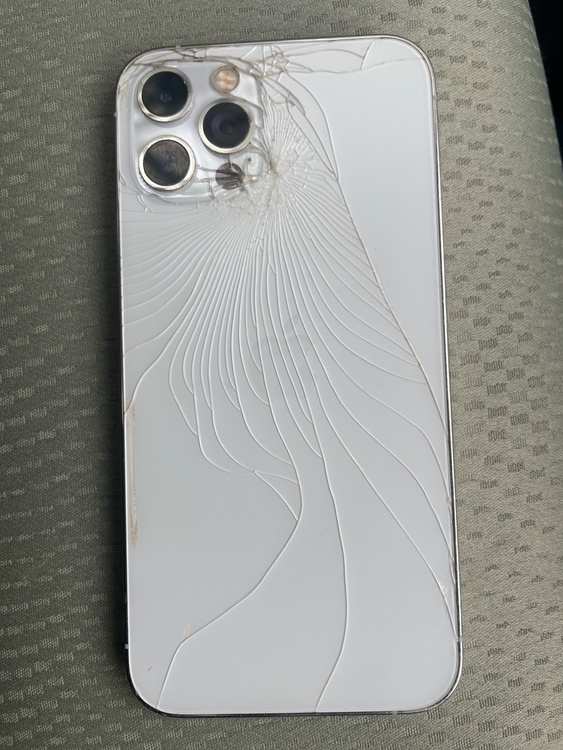 iPhone 12 Pro 128GB au（スマホ）の商品画像 - 査定依頼日：2026年4月13日 - 最高査定価格：20,000円