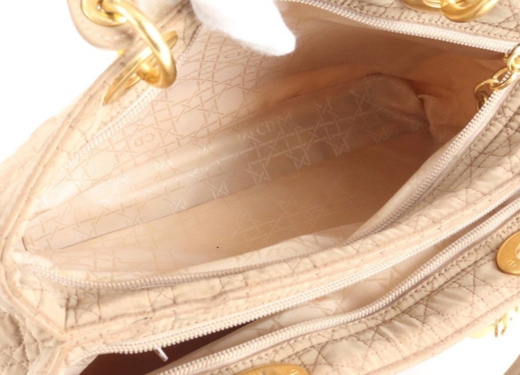 カナージュ レディディオール RU0948（ブランド財布・小物）の商品画像 - 査定依頼日：2026年2月23日 - 最高査定価格：35,000円