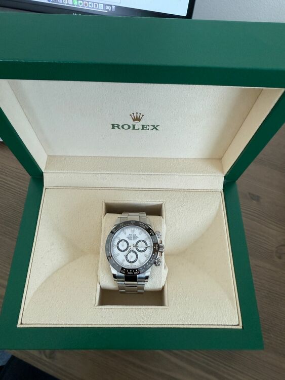 116500LN　白文字盤（高級時計）の商品画像 - 査定依頼日：2025年12月2日 - 最高査定価格：4,900,000円