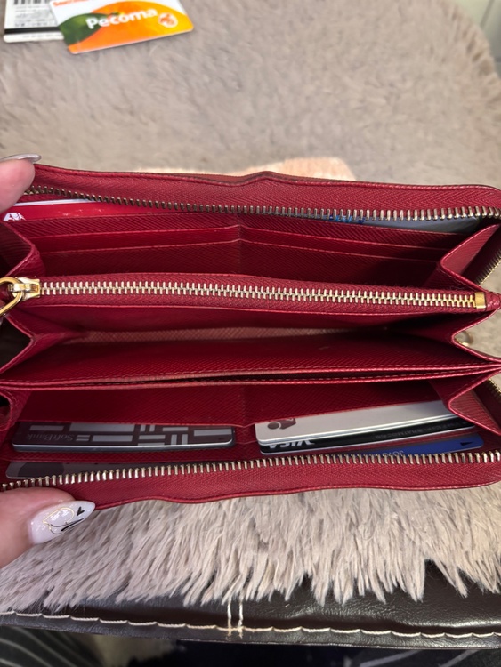 プラダ  （ブランドバッグ）の商品画像 - 査定依頼日：2026年4月24日 - 最高査定価格：20,000円