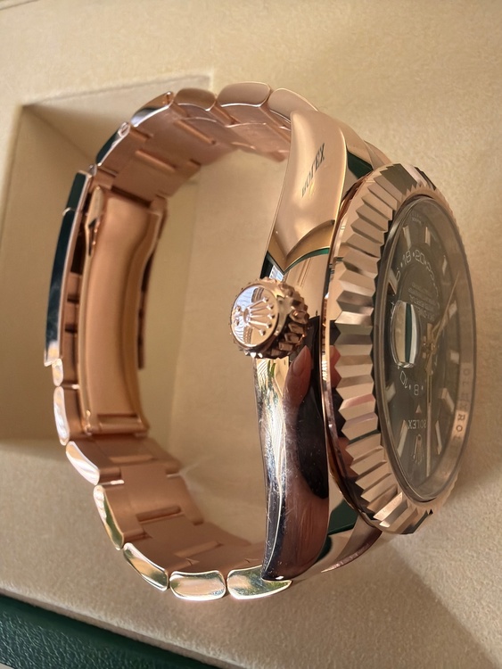 ロレックス スカイドゥエラー Ｍ336935-000（高級時計）の商品画像 - 査定依頼日：2026年1月17日 - 最高査定価格：10,000,000円