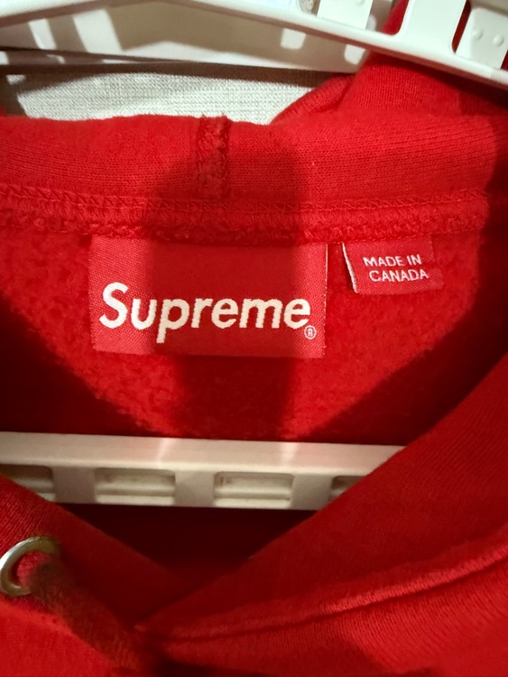 Supreme 23FW Box Logo Hooded Red XL（古着・ファッション）の商品画像 - 査定依頼日：2026年9月22日 - 最高査定価格：12,000円