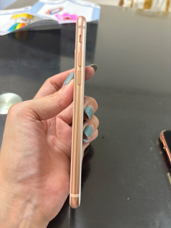 iPhone8（スマホ）の商品画像 - 査定依頼日：2025年7月31日 - 最高査定価格：2,000円