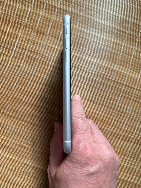 iPhone（スマホ）の商品画像 - 査定依頼日：2025年3月20日 - 最高査定価格：12,000円