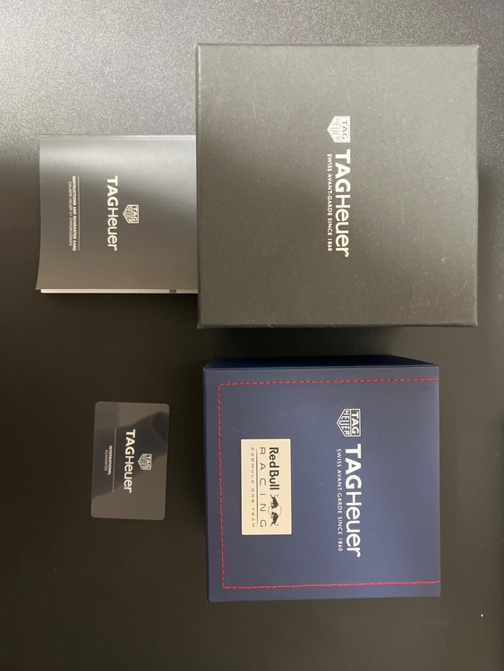 タグホイヤー カレラ CAR2A1（高級時計）の商品画像 - 査定依頼日：2026年2月24日 - 最高査定価格：350,000円