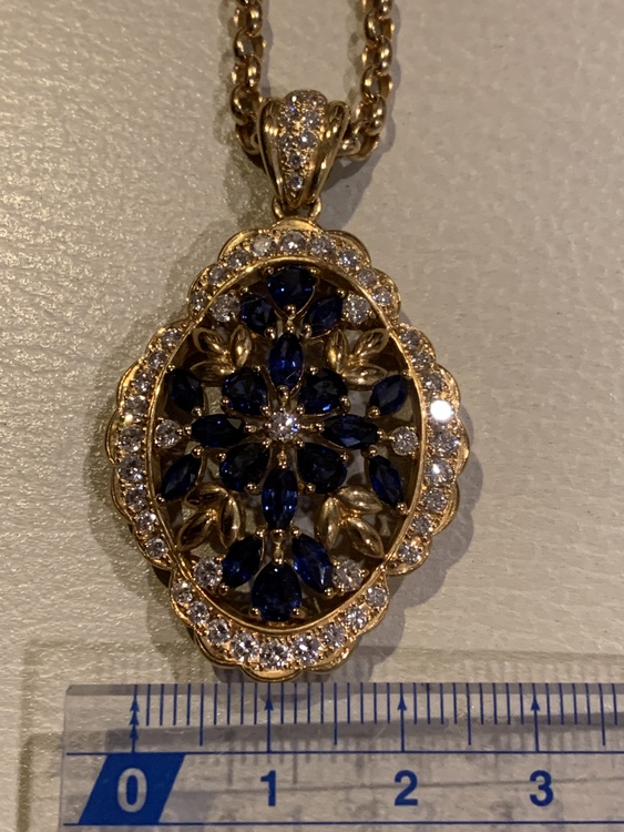 サファイヤとダイヤのペンダント（宝石）の商品画像 - 査定依頼日：2022年5月5日 - 最高査定価格：100,000円