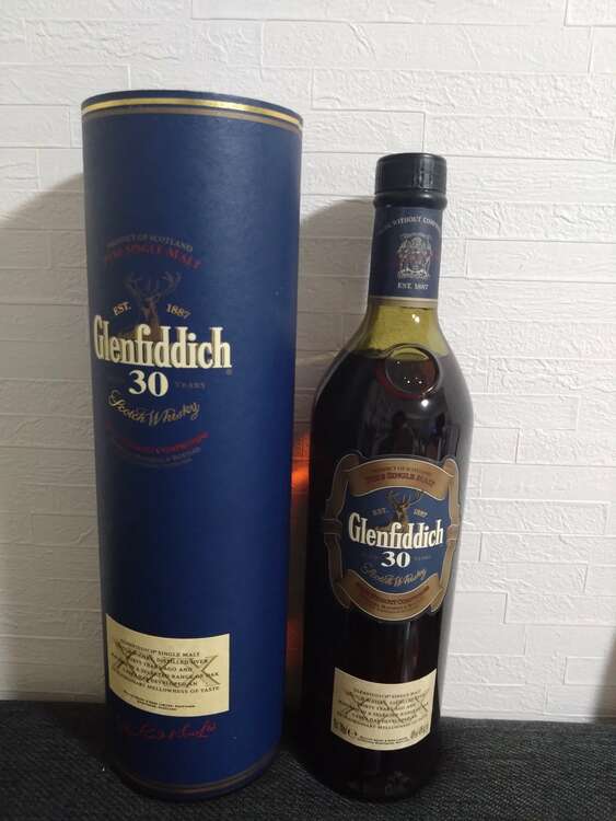グレンフィディック 30年（お酒）の商品画像 - 査定依頼日：2025年3月8日 - 最高査定価格：50,000円