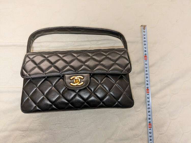 ダブルフラップ　バッグ（ブランドバッグ）の商品画像 - 査定依頼日：2024年12月22日 - 最高査定価格：500,000円