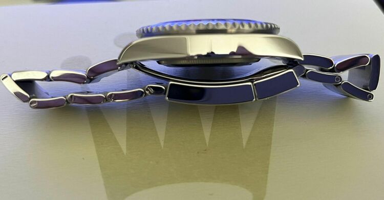 ロレックス GMTマスター （高級時計）の商品画像 - 査定依頼日：2025年9月1日 - 最高査定価格：2,100,000円