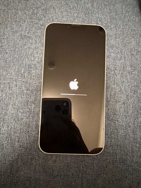 iPhone iPhone 14 Pro 128GB au（スマホ）の商品画像 - 査定依頼日：2026年8月2日 - 最高査定価格：70,000円