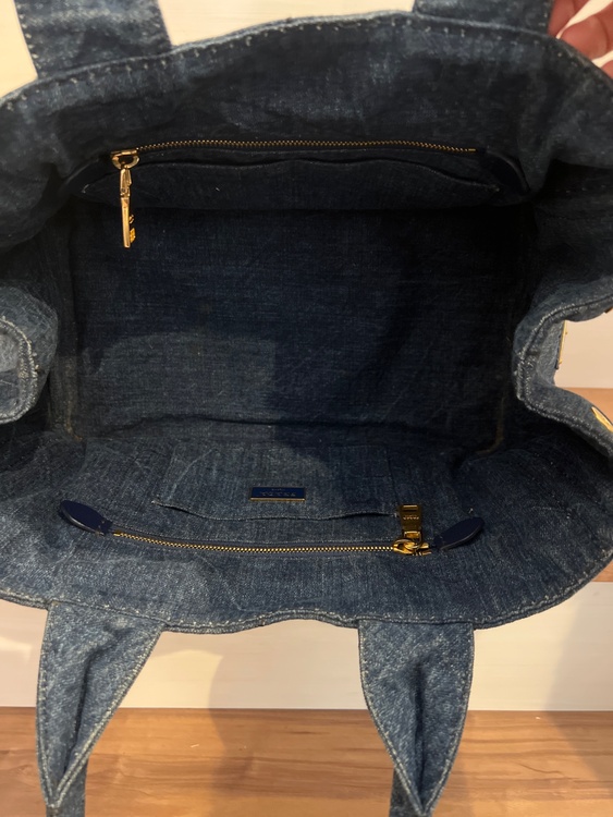 プラダ  （ブランドバッグ）の商品画像 - 査定依頼日：2026年3月20日 - 最高査定価格：40,000円