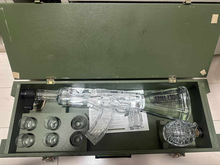 Kalashnikov Vodka（お酒）の商品画像 - 査定依頼日：2025年12月4日 - 最高査定価格：1,000円