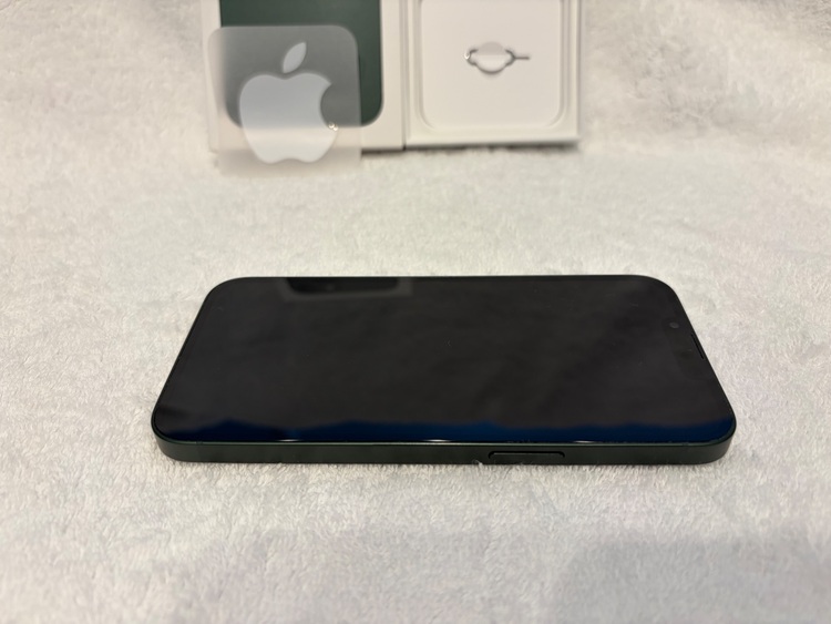 iPhone 13 512GB Softbank（スマホ）の商品画像 - 査定依頼日：2025年11月9日 - 最高査定価格：52,000円