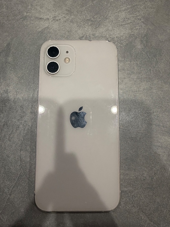 iPhone iPhone 12 64GB SIMフリー（スマホ）の商品画像 - 査定依頼日：2026年7月28日 - 最高査定価格：20,000円