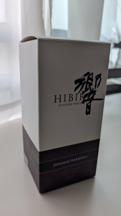サントリーウイスキー響ジャパニーズハーモニー700ml（お酒）の商品画像 - 査定依頼日：2026年10月3日 - 最高査定価格：10,000円
