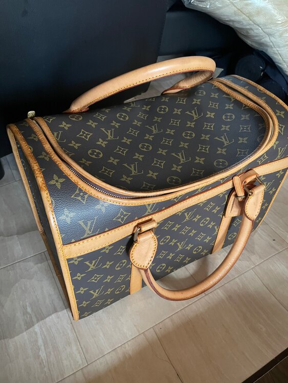 ペット（ブランドバッグ）の商品画像 - 査定依頼日：2025年1月30日 - 最高査定価格：12,000円