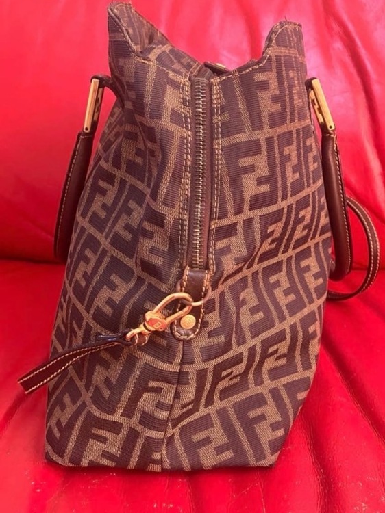 バック（ブランドバッグ）の商品画像 - 査定依頼日：2026年1月19日 - 最高査定価格：35,000円