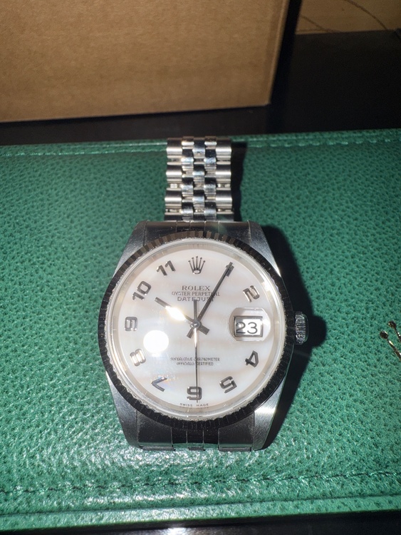 ロレックス デイトジャスト 16234/Y41014（高級時計）の商品画像 - 査定依頼日：2025年12月4日 - 最高査定価格：1,050,000円