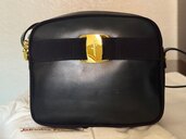 Vera リボンショルダーバッグ（ブランドバッグ）の商品画像 - 査定依頼日：2025年2月20日 - 最高査定価格：10,000円