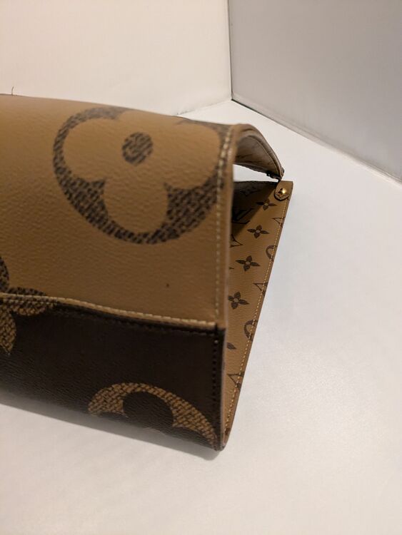 オンザゴー MM （ブランドバッグ）の商品画像 - 査定依頼日：2025年10月3日 - 最高査定価格：260,000円