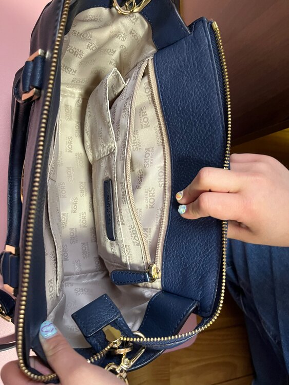 ショルダーバック（ブランド財布・小物）の商品画像 - 査定依頼日：2025年3月31日 - 最高査定価格：3,000円