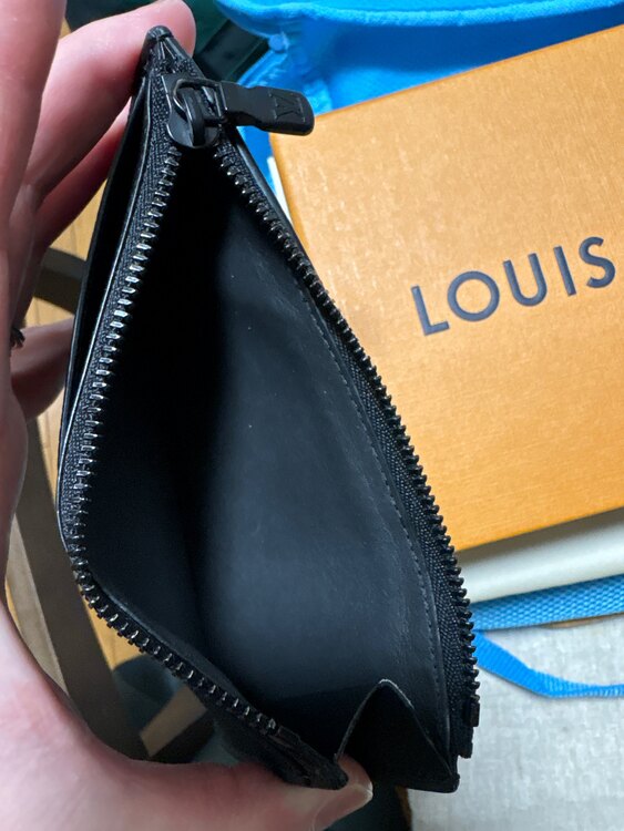 コインカード・ホルダーM82068（ブランド財布・小物）の商品画像 - 査定依頼日：2025年1月14日 - 最高査定価格：25,000円