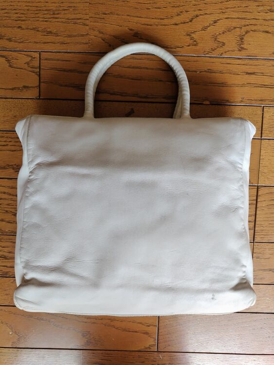 プラダ  （ブランドバッグ）の商品画像 - 査定依頼日：2025年9月27日 - 最高査定価格：15,000円