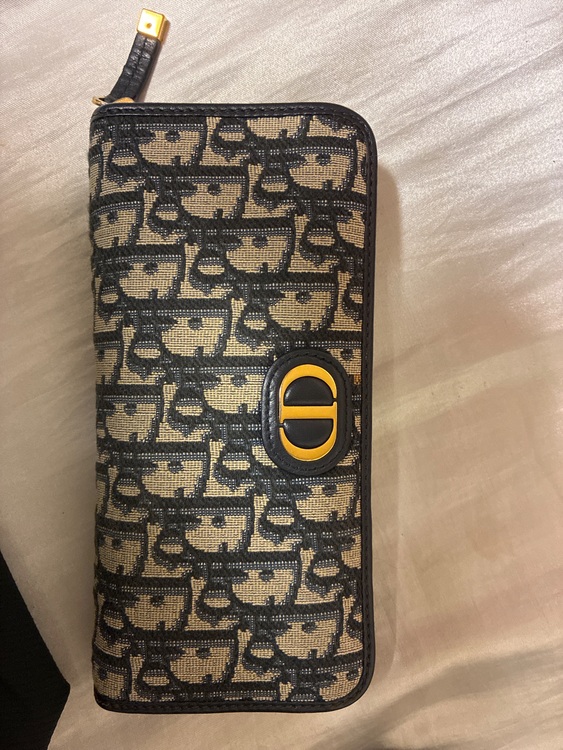 30 Montaigne Voyageur スリムロングウォレット（ブランド財布・小物）の商品画像 - 査定依頼日：2025年11月18日 - 最高査定価格：20,000円