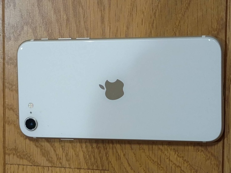 iPhone iPhone SE (第 3 世代) 128GB SIMフリー（スマホ）の商品画像 - 査定依頼日：2026年8月27日 - 最高査定価格：21,500円