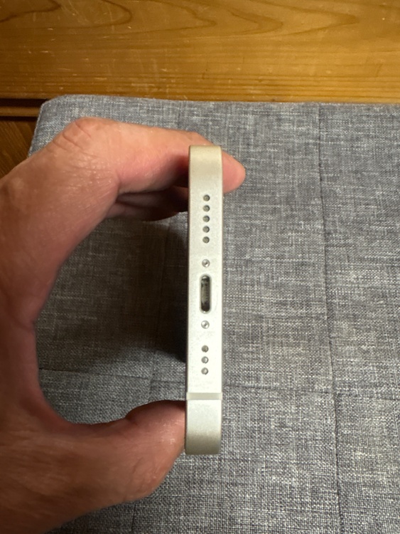 iPhone 13 128GB SIMフリー（スマホ）の商品画像 - 査定依頼日：2026年1月28日 - 最高査定価格：37,000円