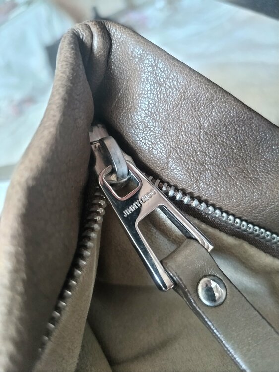 ジミーチュウ  （ブランドバッグ）の商品画像 - 査定依頼日：2026年3月16日 - 最高査定価格：6,000円