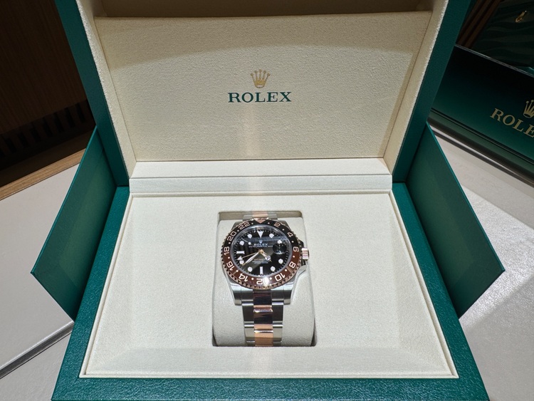 ロレックス GMTマスター 126711CHNR（高級時計）の商品画像 - 査定依頼日：2025年8月26日 - 最高査定価格：3,170,000円