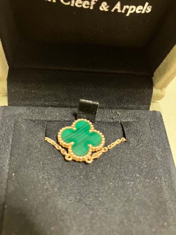 VCA ネックレス（宝石）の商品画像 - 査定依頼日：2025年8月30日 - 最高査定価格：370,000円