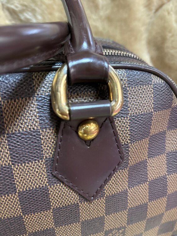 ドゥオモ（ブランドバッグ）の商品画像 - 査定依頼日：2025年2月8日 - 最高査定価格：100,000円