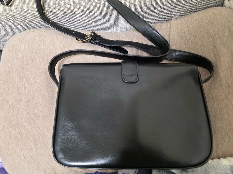 黒 ショルダーバッグ（ブランドバッグ）の商品画像 - 査定依頼日：2025年12月28日 - 最高査定価格：23,000円
