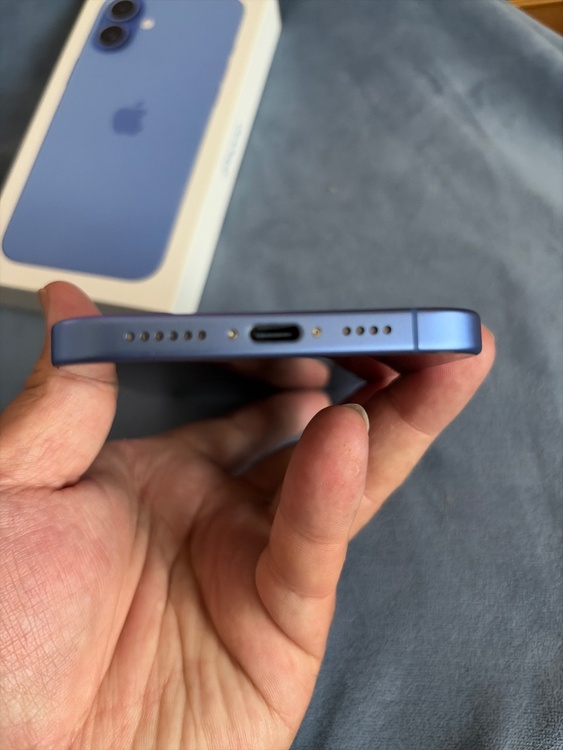 iPhone iPhone 16 Plus 512GB Softbank（スマホ）の商品画像 - 査定依頼日：2026年8月16日 - 最高査定価格：105,500円