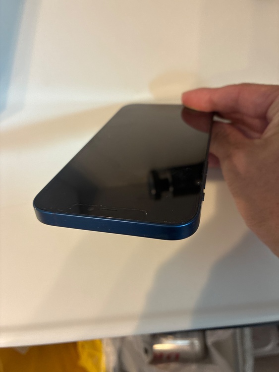 iPhone 12 64GB Softbank（スマホ）の商品画像 - 査定依頼日：2026年4月23日 - 最高査定価格：24,000円