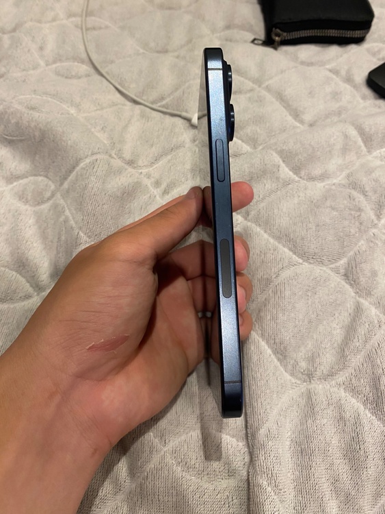 【超美品】iPhone 15 Pro Max ブルーチタニウム SIMフリー（スマホ）の商品画像 - 査定依頼日：2026年6月10日 - 最高査定価格：110,000円