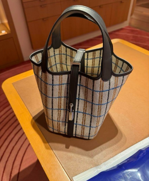 ピコタン　PM（ブランドバッグ）の商品画像 - 査定依頼日：2025年9月9日 - 最高査定価格：600,000円