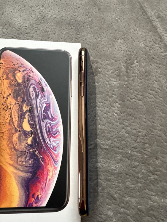 iPhoneXS 512GB docomo（スマホ）の商品画像 - 査定依頼日：2026年3月14日 - 最高査定価格：17,000円