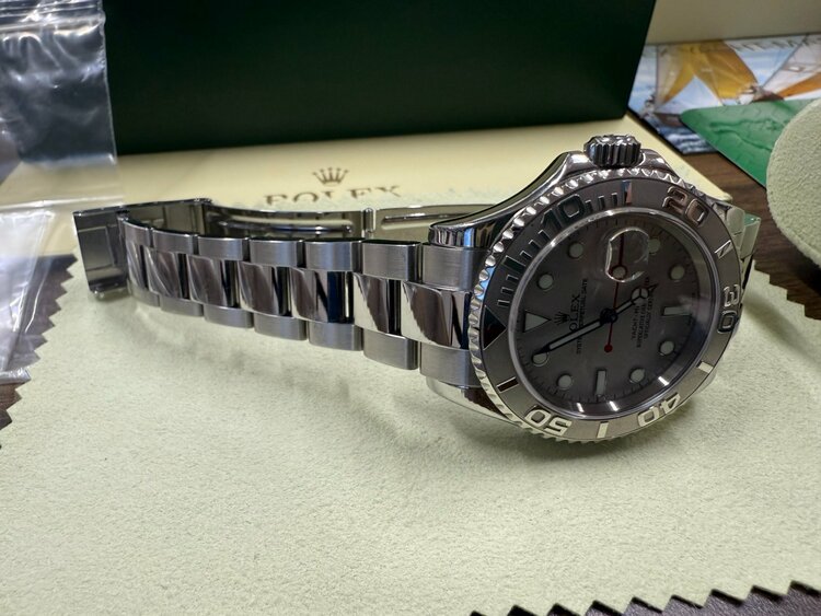 ROLEX ヨットマスター（高級時計）の商品画像 - 査定依頼日：2026年3月4日 - 最高査定価格：1,500,000円