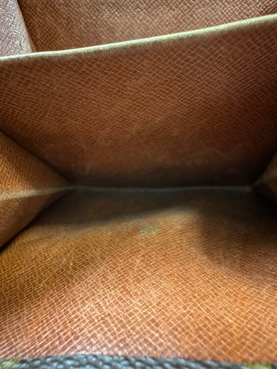 ルイヴィトン モノグラム （ブランドバッグ）の商品画像 - 査定依頼日：2025年4月30日 - 最高査定価格：3,000円