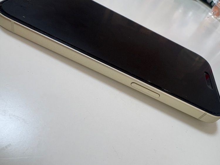 iPhone15（スマホ）の商品画像 - 査定依頼日：2026年2月18日 - 最高査定価格：75,000円