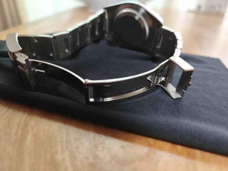 ロレックス エクスプローラー 214270 ランダム（高級時計）の商品画像 - 査定依頼日：2025年10月7日 - 最高査定価格：1,150,000円