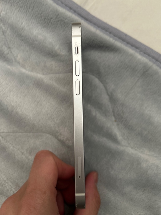 iPhone 12 128GB SIMフリー（スマホ）の商品画像 - 査定依頼日：2026年4月17日 - 最高査定価格：25,000円